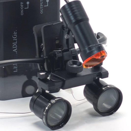 Adjustable 2.5x 3.5x Portable 5W LED Dental Surgical Magnifier Electric Power Source Working Distance 350-600mm
